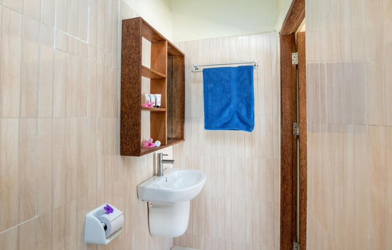 Bathroom 4, Amber Lodge, Kati