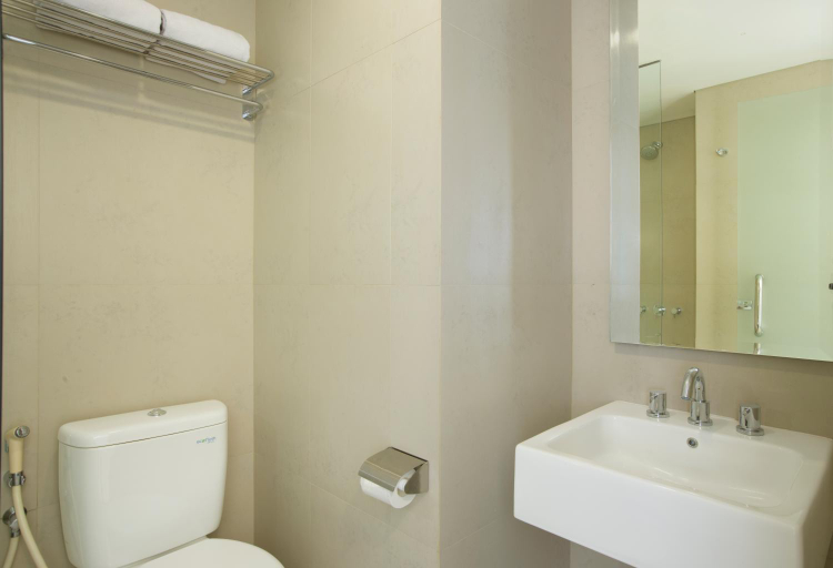 Bathroom 3, Amaris Hotel Embong Malang - Surabaya, Surabaya