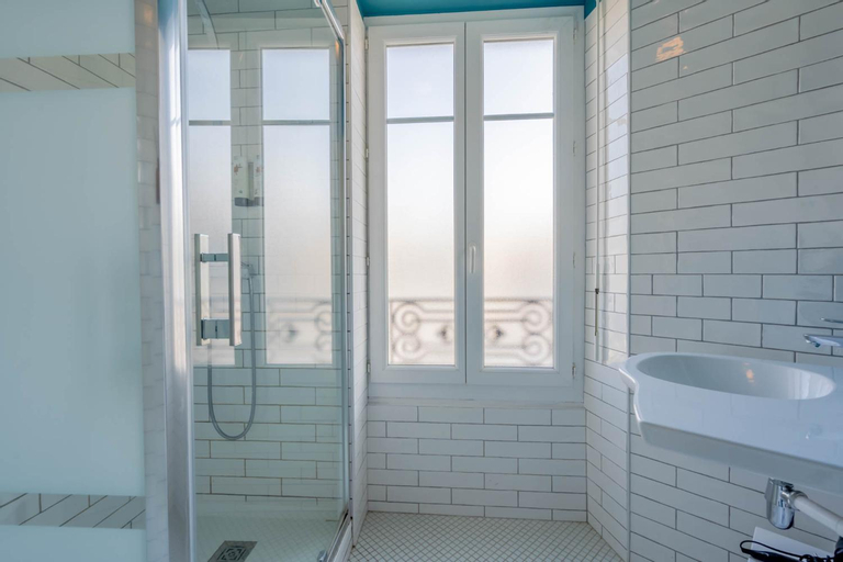 Bathroom 4