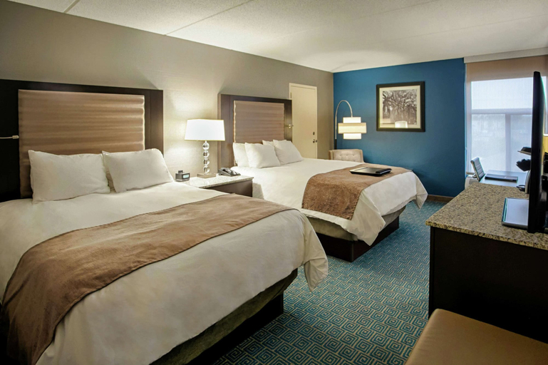 Bedroom 3, DoubleTree by Hilton Roseville Minneapolis, Ramsey