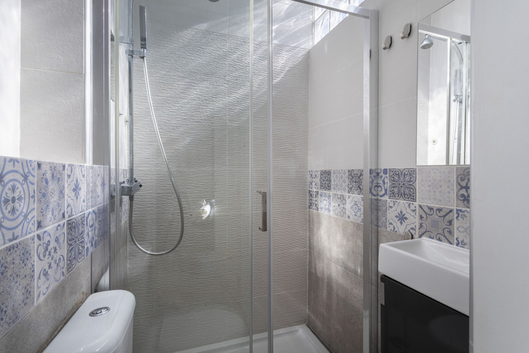 Bathroom 4, Lemon Hostel Faro, Faro