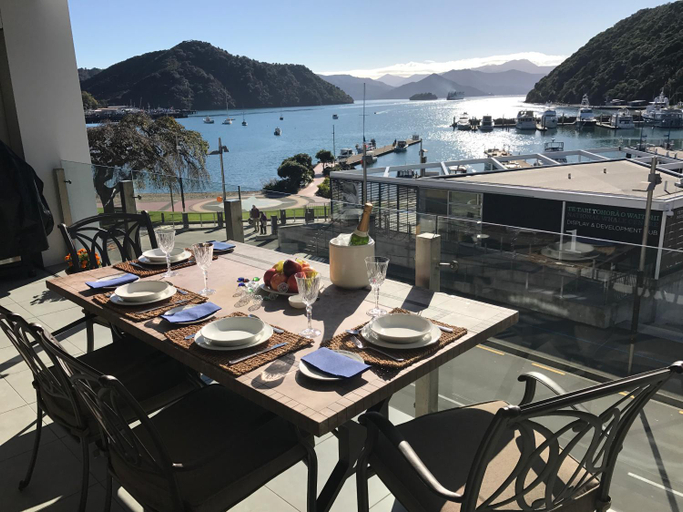 Food & Drinks, Picton Waterfront Apartments, Marlborough