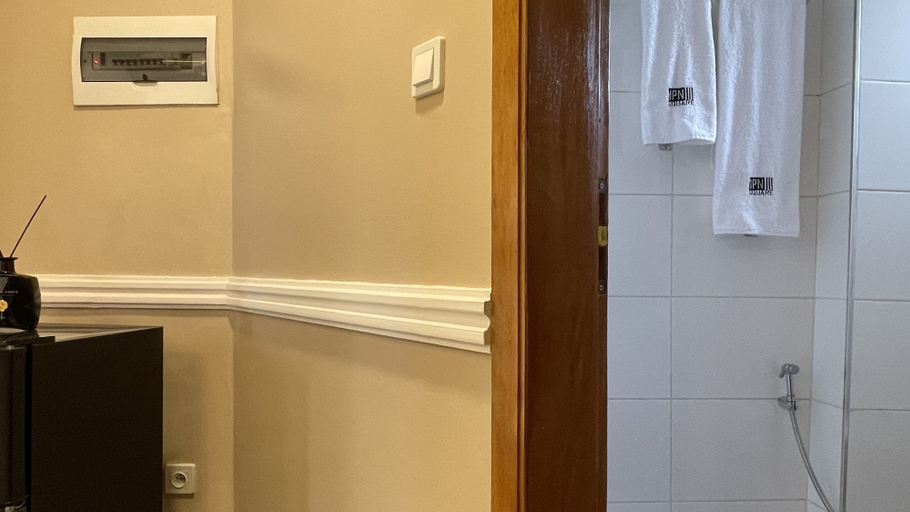 Bathroom 3, JPN SQUARE Douala, Wouri