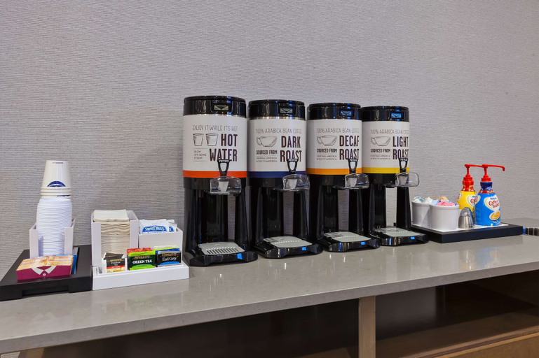 Food & Drinks 5, Hampton Inn Cape Cod Canal, Barnstable