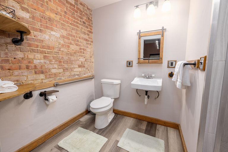 Others 5, Hartwell Suites, Hart