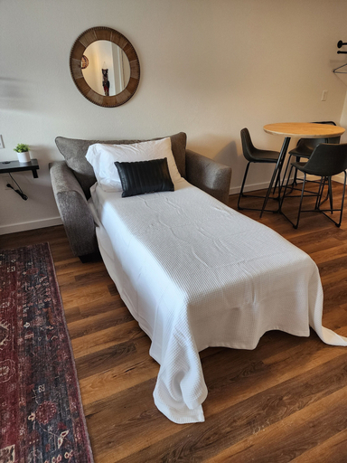Bedroom 3, The Lakehouse Inn at Sledd Creek, Marshall