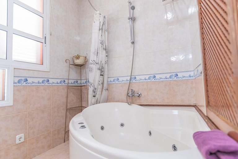 Others 3, Nice 3 Bedroom Villa in El Duque, Santa Cruz de Tenerife