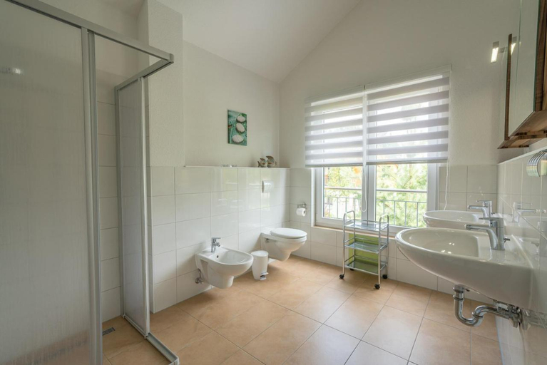 Bathroom 3, Ferienhaus Rubezahl am Muggelsee, Berlin