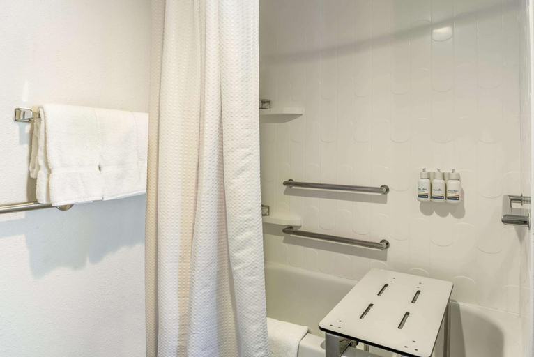 Bathroom, Sonesta ES Suites San Francisco Airport Oyster Point Waterfront, San Mateo