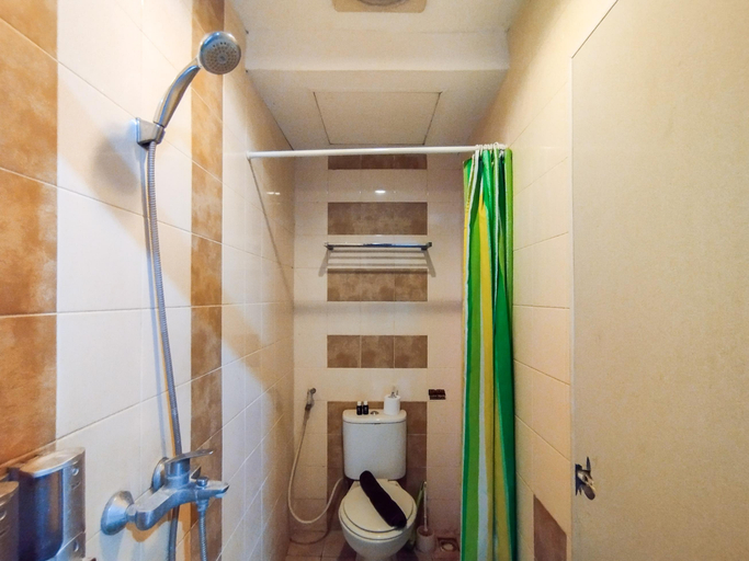 Bathroom 5, Best Choice 2BR Apartment at The Edge Bandung By Travelio, Cimahi