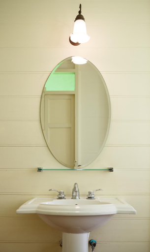 Bathroom 4, Baan Dinso, Phra Nakhon