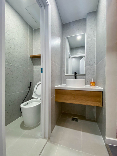 Bathroom 5, Zeus Living Central Hotel, District 1