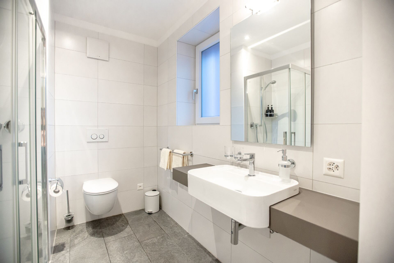 Bathroom 4, Miralago Locarno Easy Rooms, Locarno