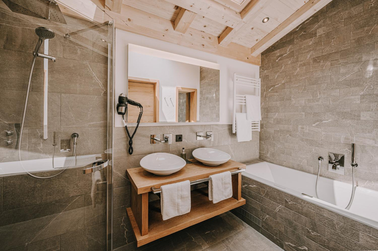 Bathroom 5, Alpe Dornach, Oberallgäu
