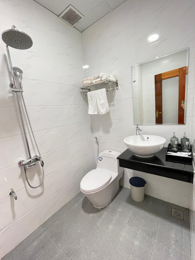 Bathroom, Hoàng My Hotel, Pleiku