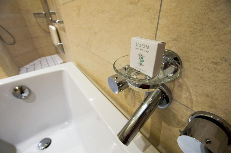 Bathroom 5, Hotel de France