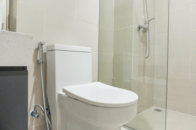 Bedroom 3, Well Furnished Studio Room Daan Mogot City Apartment By Travelio, West Jakarta