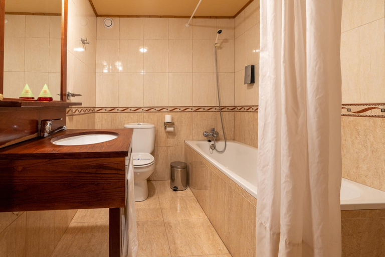 Bathroom 4, La Trufa Negra Apartamentos, Teruel