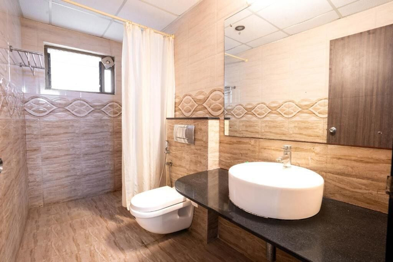 Bathroom 3, Tea Harbour, Bangalore