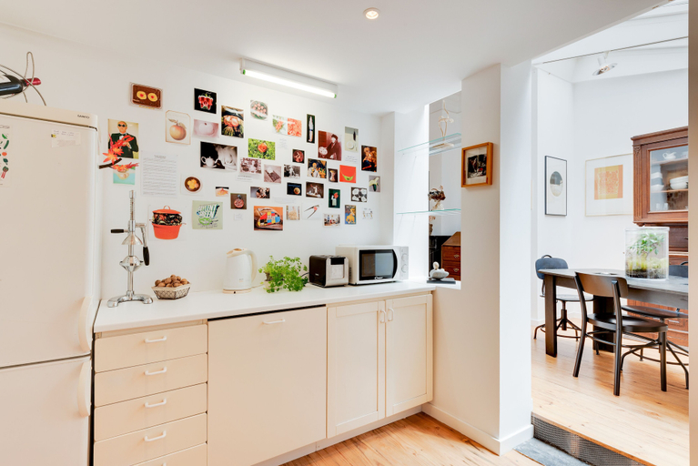 Others 5, Saint Catherine Art Residence, Bruxelles