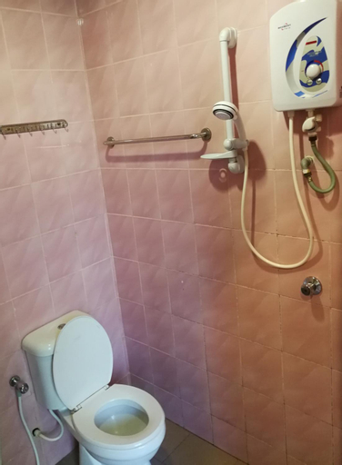 Bathroom 8