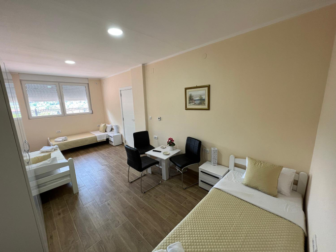 Others 5, Motel restoran Sunce, Novi Sad