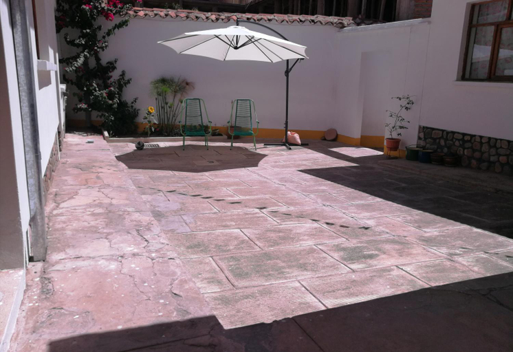 Others 4, Charlies Place, Oropeza