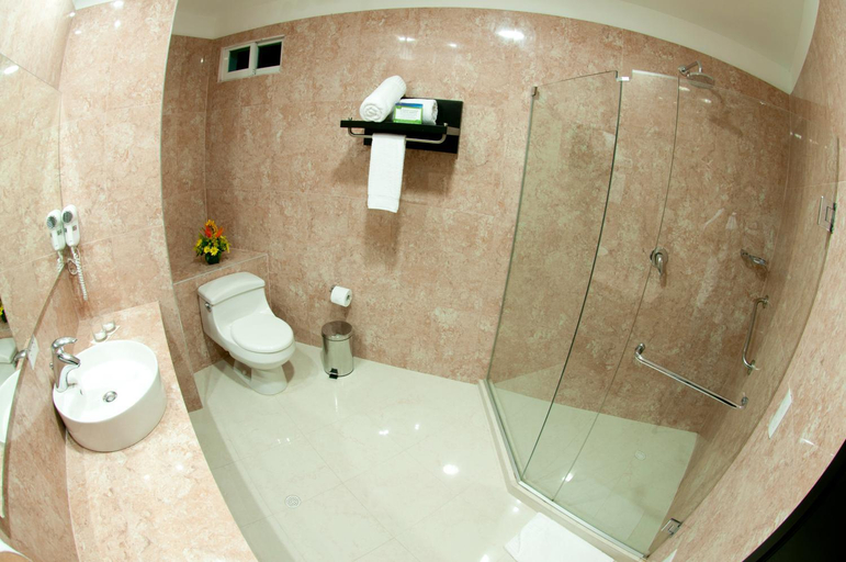 Bathroom 5, Atlantic Lux Hotel, Cartagena de Indias