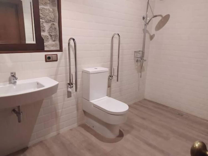 Bathroom 3, Finca La Cuevona de Guitiriz, Lugo