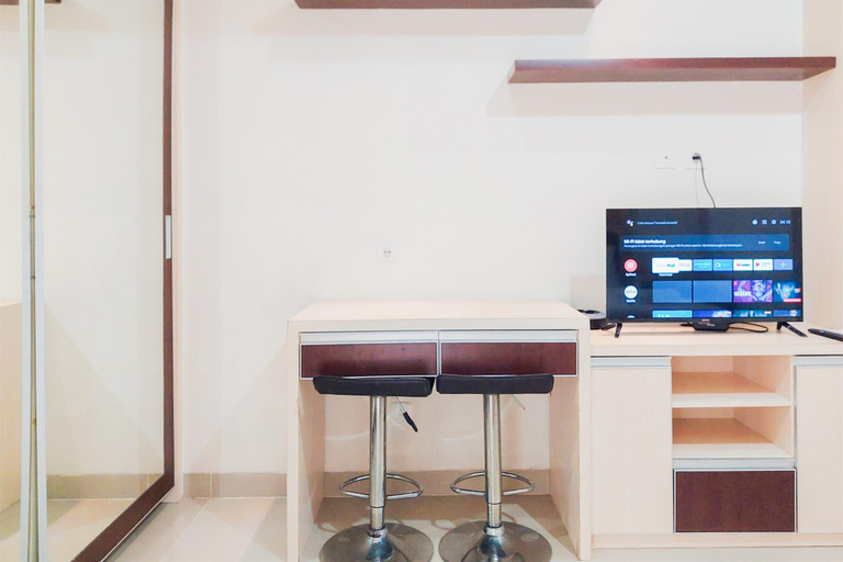 Others 4, Cozy and Minimalist Studio Paramount Skyline Apartment By Travelio, Tangerang