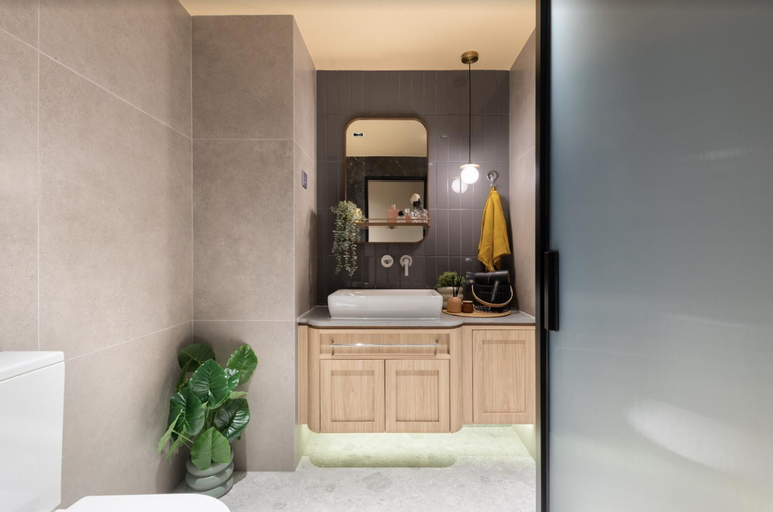 Bathroom 12