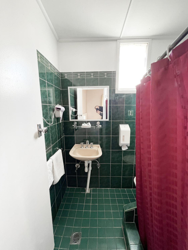Bathroom 3, Hillview- Motel, Goulburn Mulwaree - Goulburn