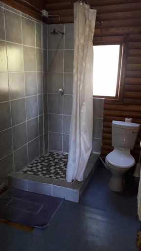 Bathroom 4, Eland Valley Resort, Sisonke