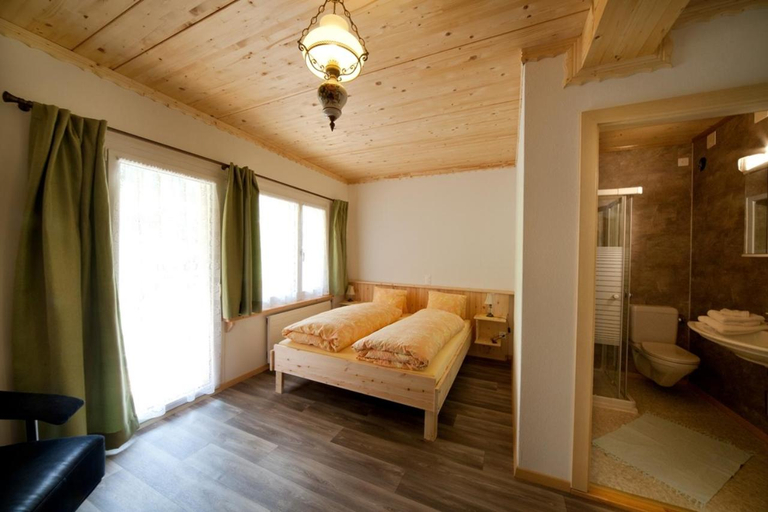 Bedroom 2, Hotel Gemse, Sarganserland