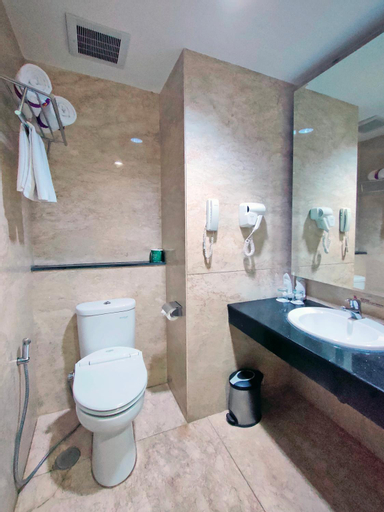 Bathroom 13