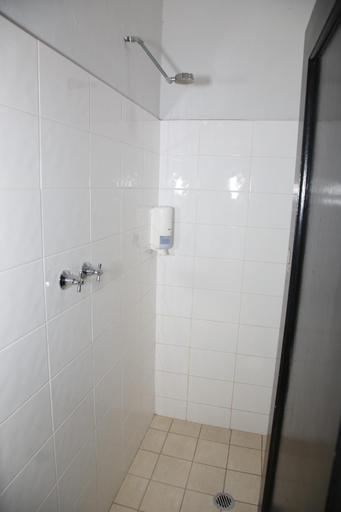 Bathroom 4, The Lakes Hotel, Wyong - South and West