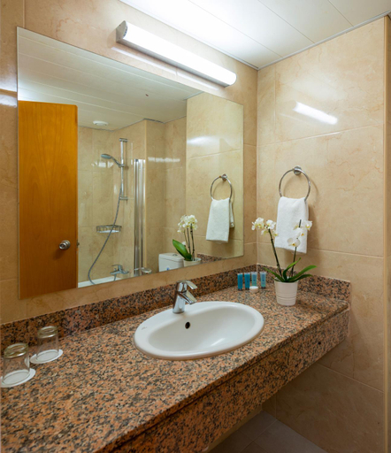 Bathroom 5, Ascos Coral Beach Hotel