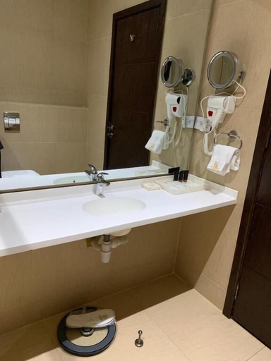 Bathroom 5, Rich Bridge Hotel, AbujaMun