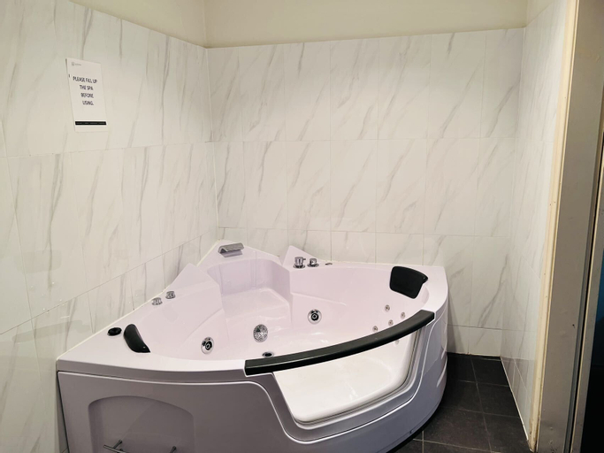 Bathroom 4