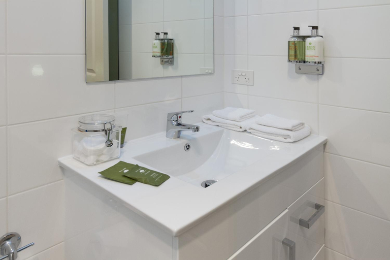 Bathroom 4, Glen Erin At Lancefield - Vineyard Retreat, Macedon Ranges - Romsey