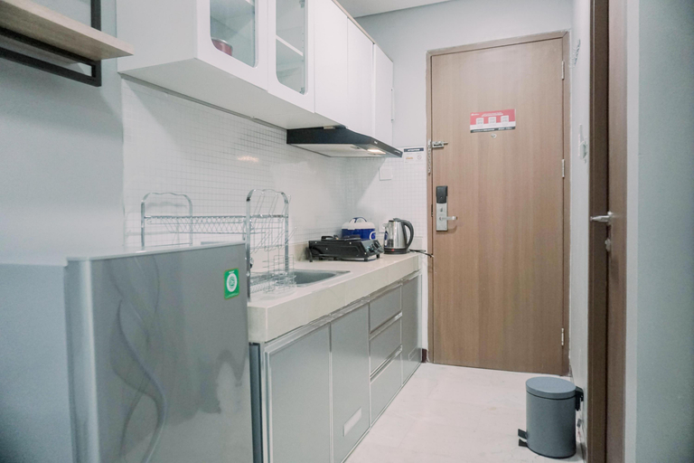 Others 4, Homey and Comfy Stay Studio Apartment at B Residence By Travelio, South Tangerang