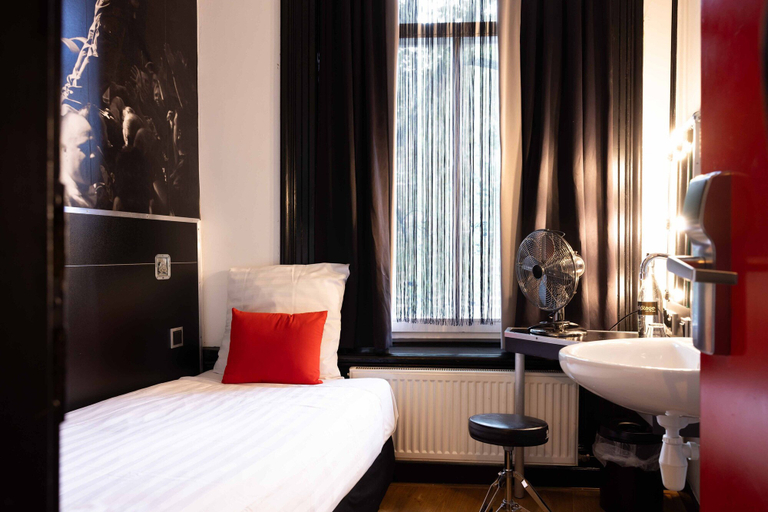Bedroom 5, Backstage Hotel Amsterdam, Amsterdam