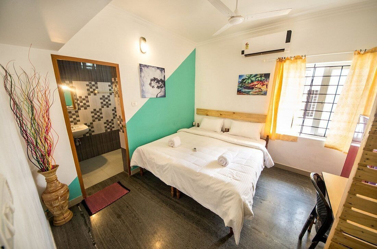 Bedroom 3, The WAVES by the Beach Inn, Ernakulam