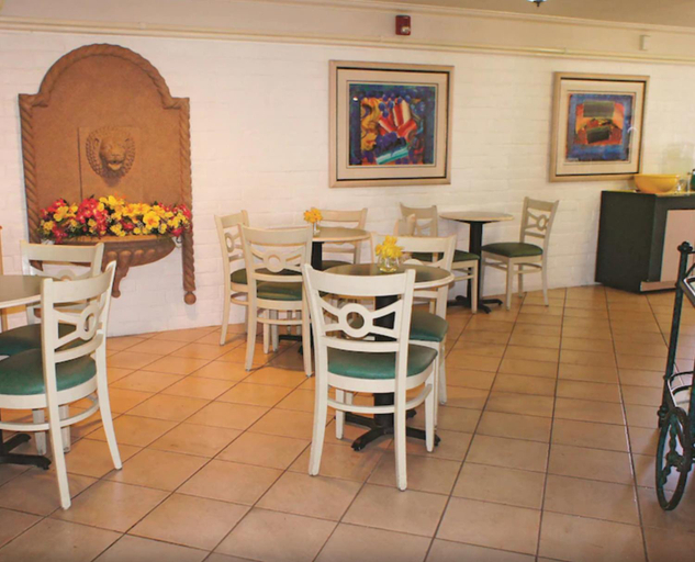 Food & Drinks 5, La Quinta Inn by Wyndham Bakersfield South, Kern