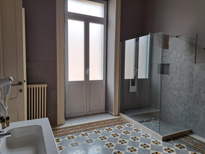 Bathroom 3, Palazzo Castellano, Lecce