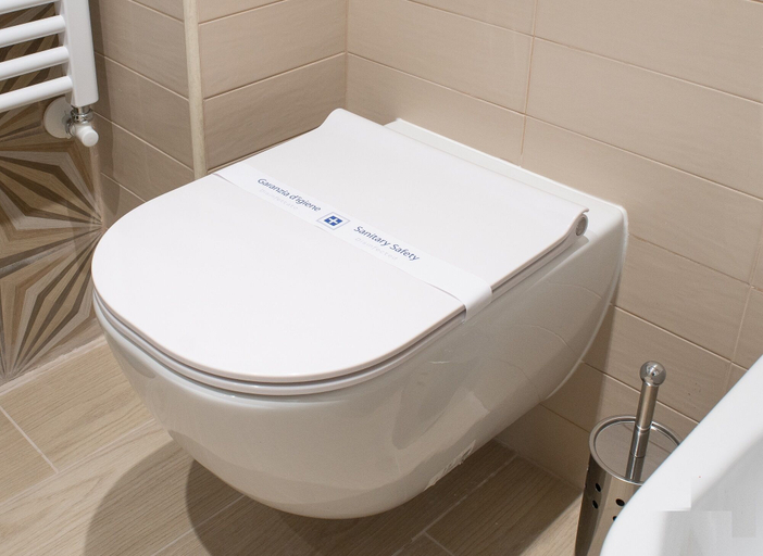 Bathroom 3, Corte Nicolaiana Apts by Wonderful Italy, Bari