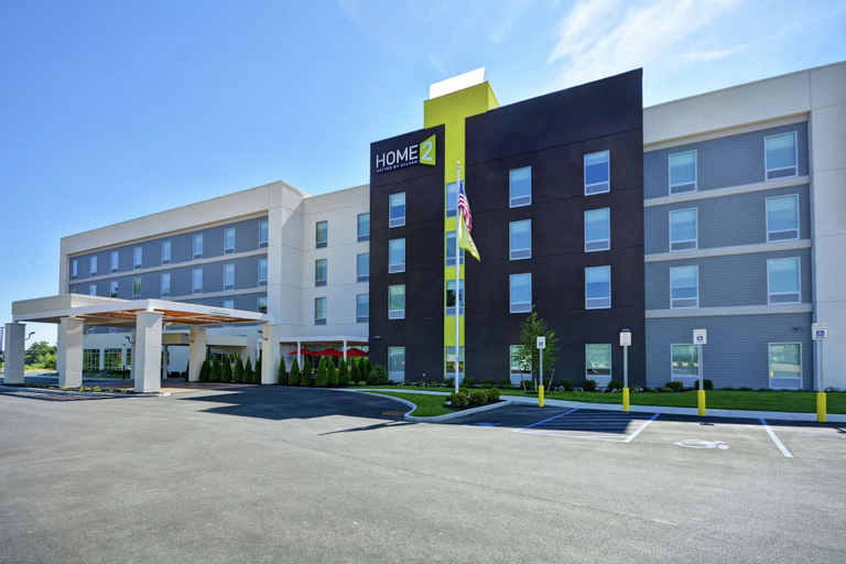Home2 Suites by Hilton Queensbury Lake George, Warren