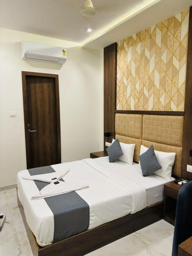 Bedroom 3, Hotel Amazing, Mumbai Suburban