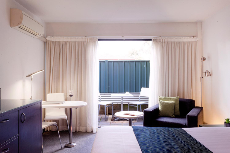 Bedroom, Station Motel, Parkes