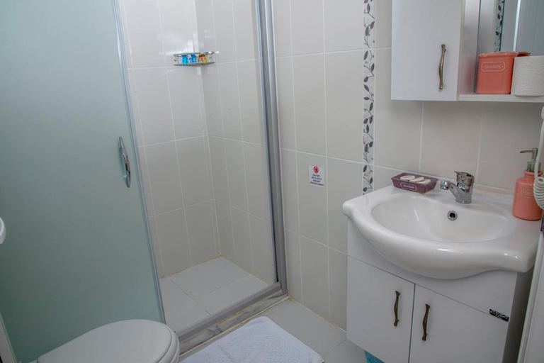 Bathroom, Goknar Knidos Nature Hotel and Farm, Datça